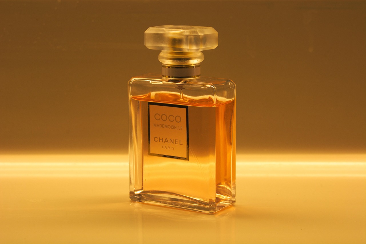 シャネル「ココ マドモアゼル」に似てる香水5選